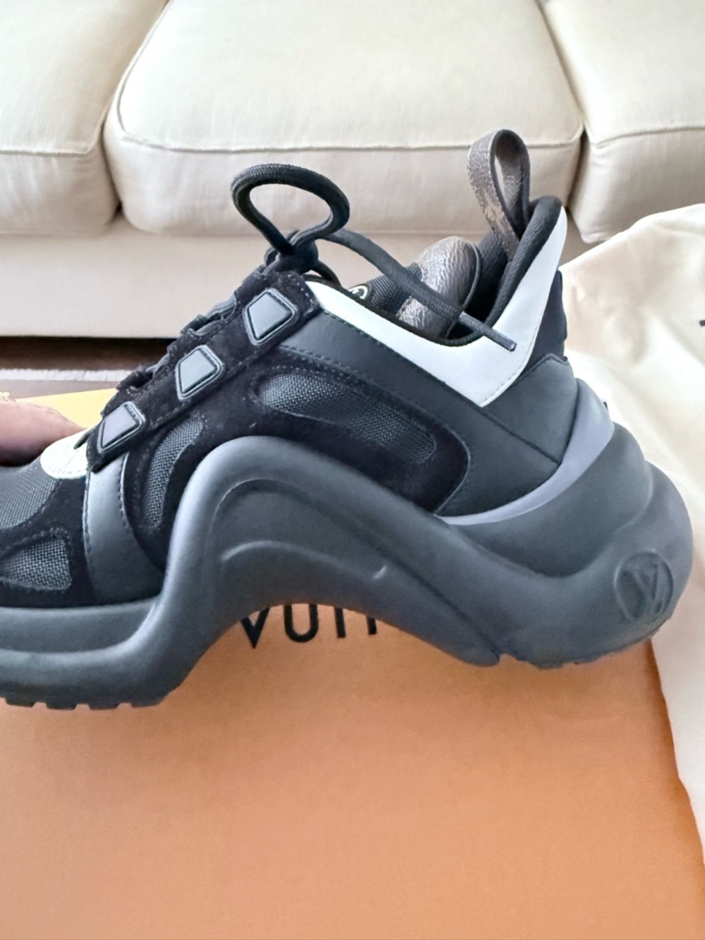 Louis Vuitton Archlight Black and White Trainer Sneakers - Picture 13 of 14